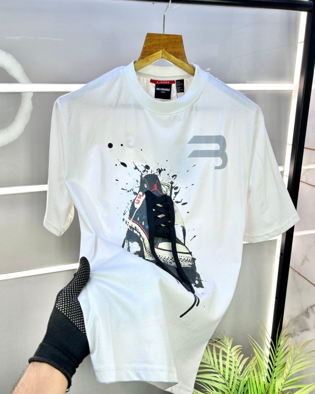 Balen'ciaga Sneaker Unisex Exclusive Oversized Tee - White